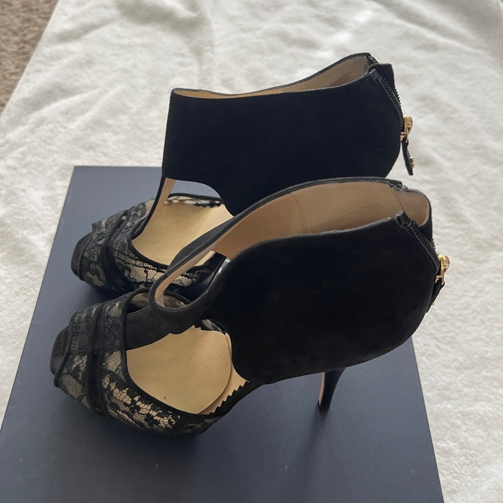 Oscar de la Renta black suede heels size 7.5 with dust bag and original box